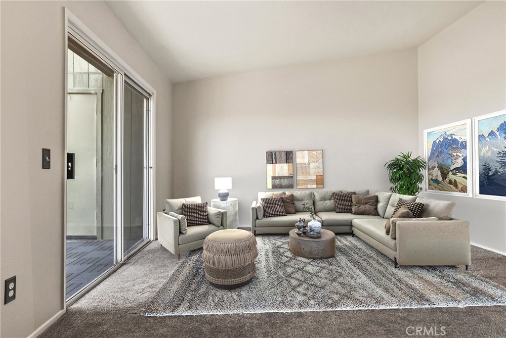 2568 Avenida Del Vista 203