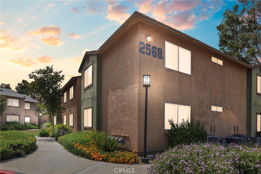 2568 Avenida Del Vista 203