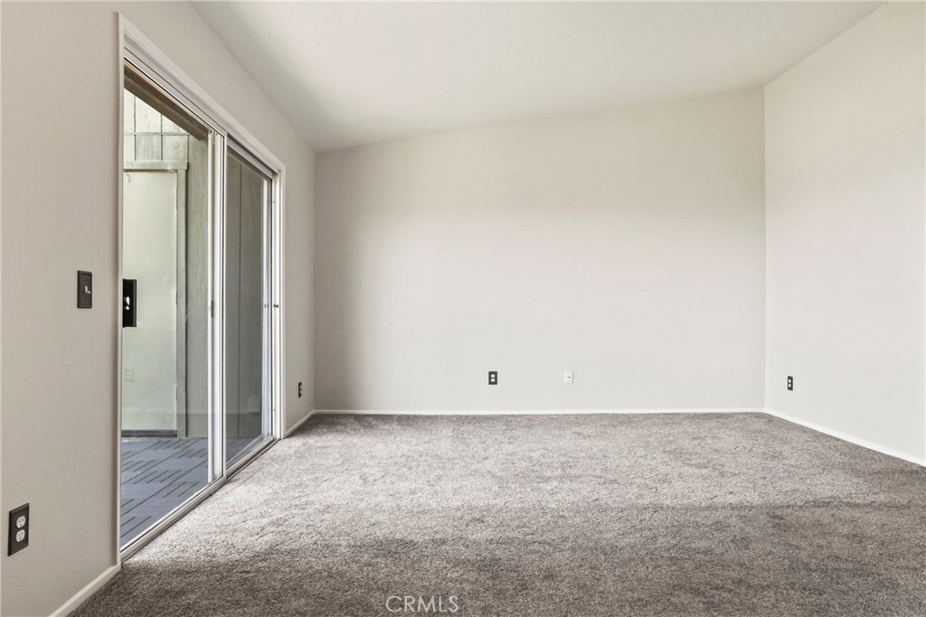 2568 Avenida Del Vista 203