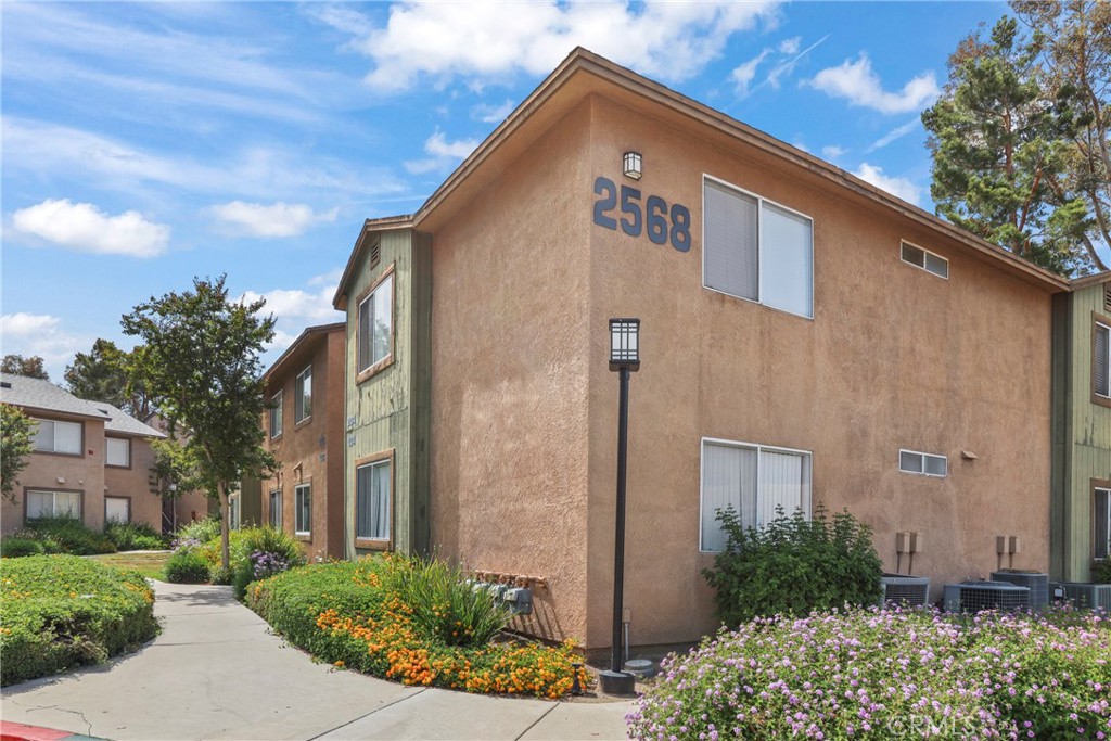 2568 Avenida Del Vista 203