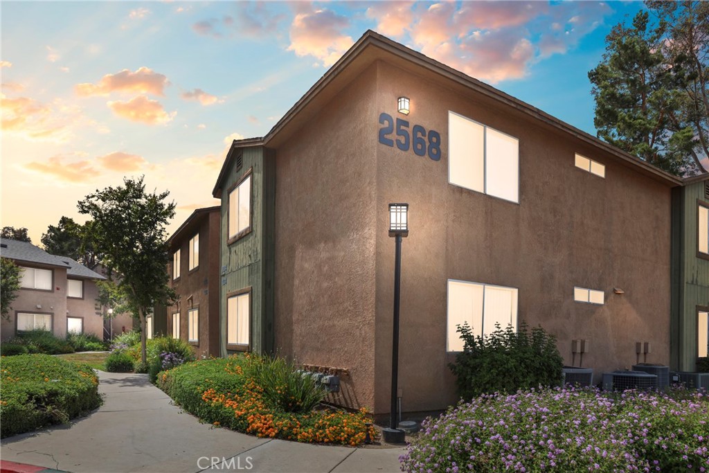 2568 Avenida Del Vista 203