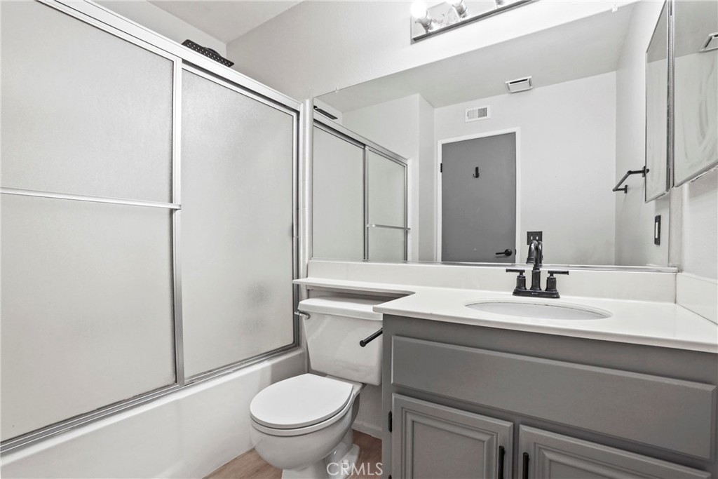 2568 Avenida Del Vista 203