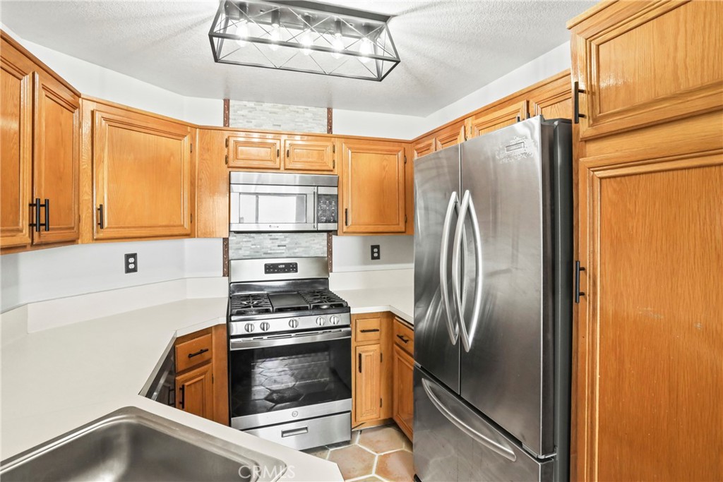 2568 Avenida Del Vista 203