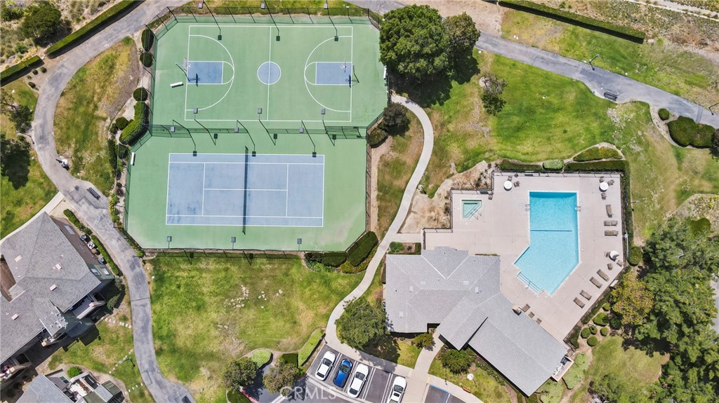 2568 Avenida Del Vista 203