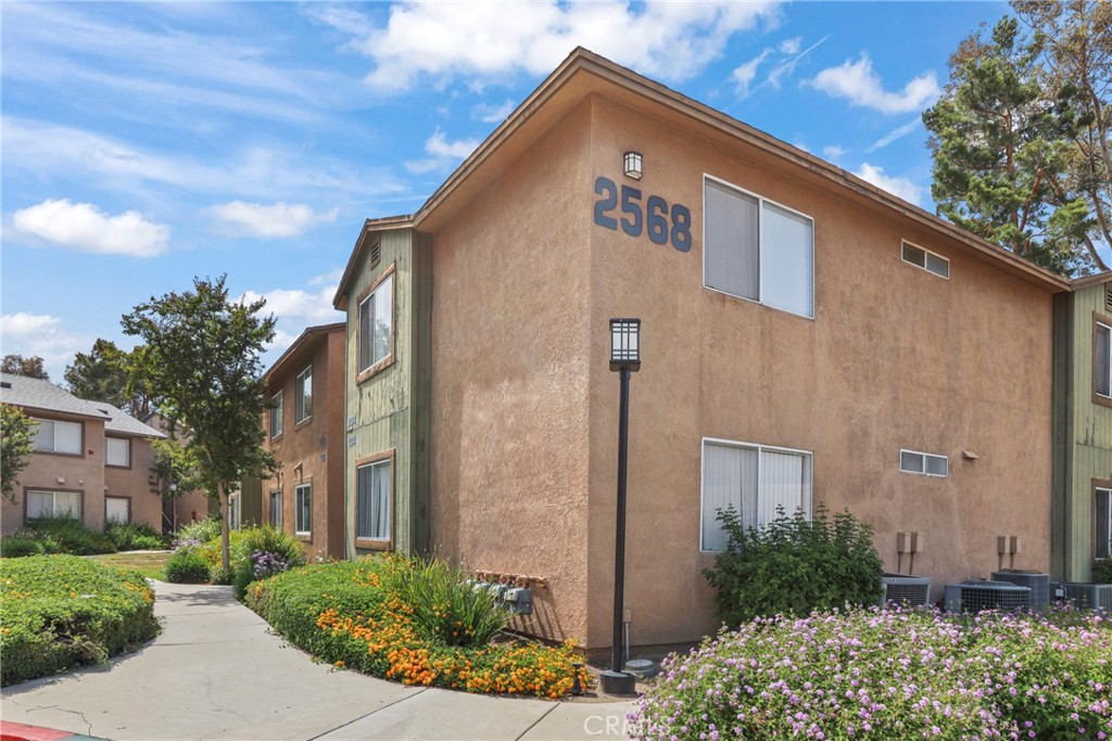 2568 Avenida Del Vista 203