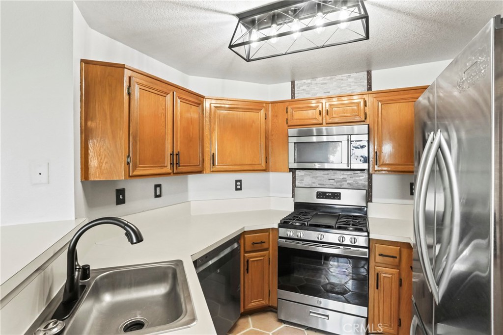 2568 Avenida Del Vista 203