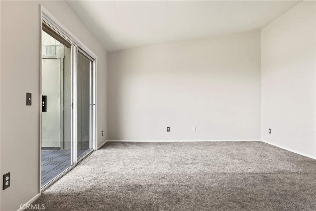 2568 Avenida Del Vista 203