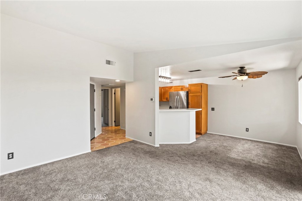 2568 Avenida Del Vista 203