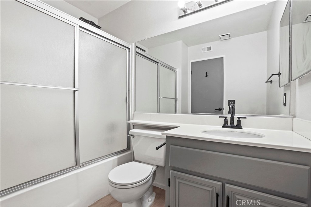 2568 Avenida Del Vista 203