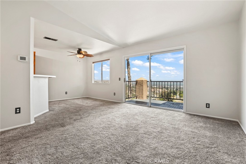 2568 Avenida Del Vista 203