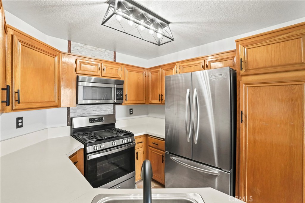 2568 Avenida Del Vista 203