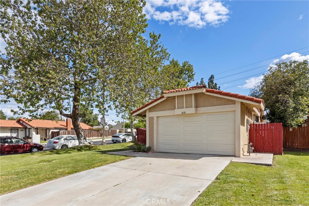 1878 Overland Street