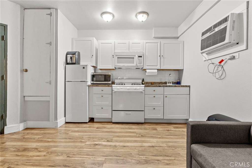 1878 Overland Street