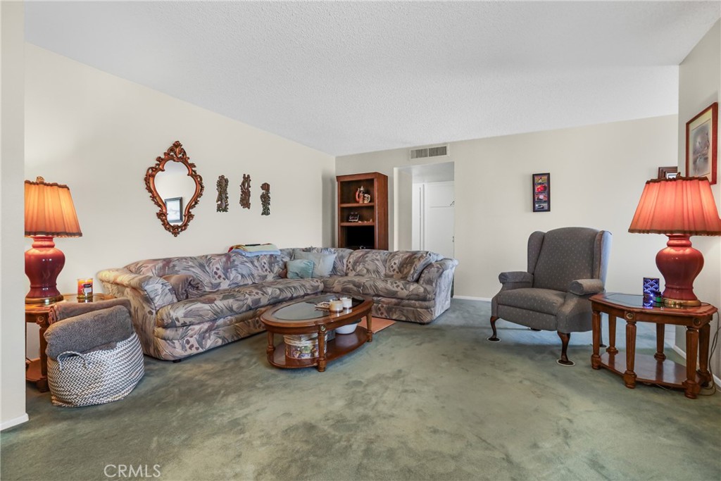 26806 Oakmont