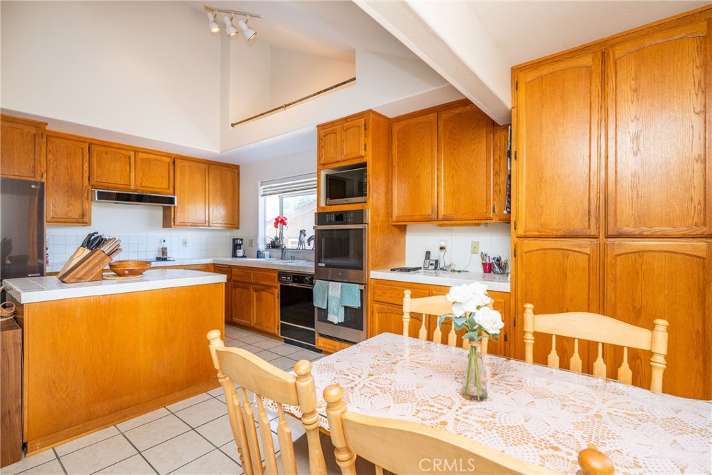 24380 Paseo Arroyo