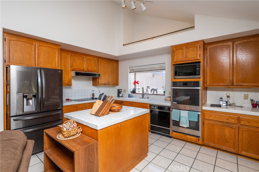 24380 Paseo Arroyo