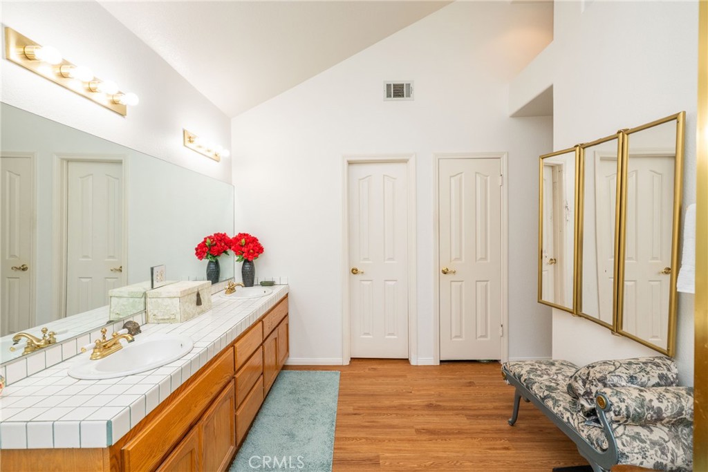 24380 Paseo Arroyo