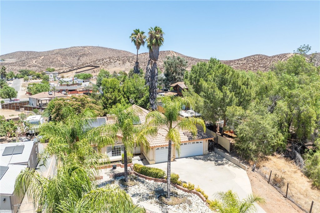 24380 Paseo Arroyo