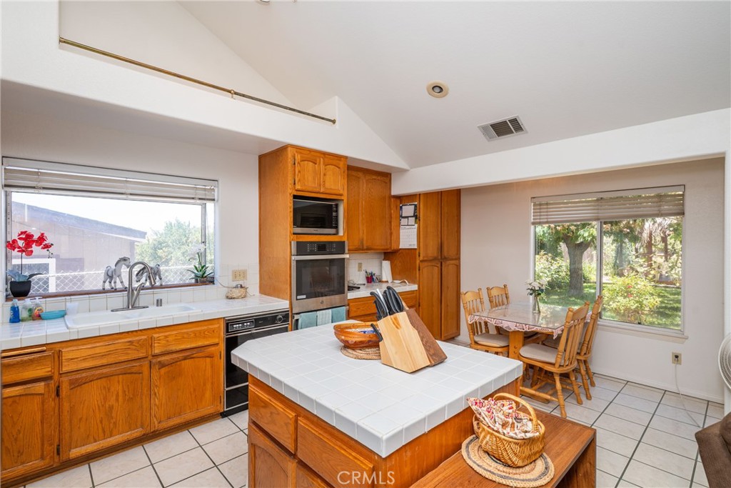 24380 Paseo Arroyo