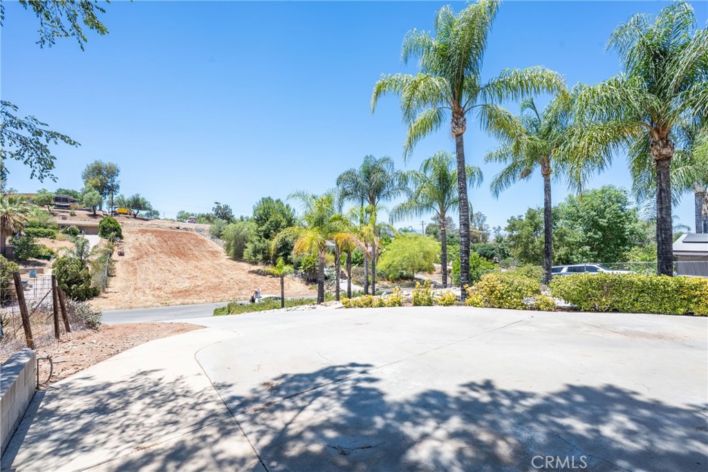 24380 Paseo Arroyo