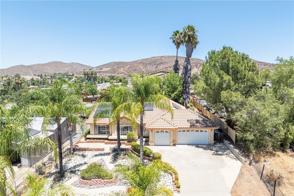 24380 Paseo Arroyo