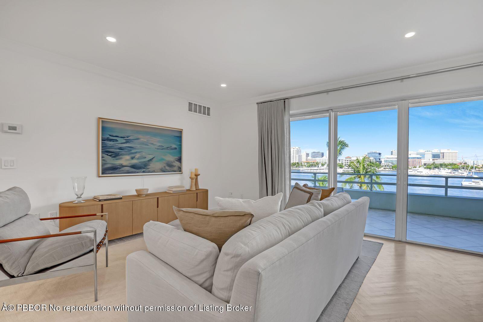 44 Cocoanut Row, 318 B