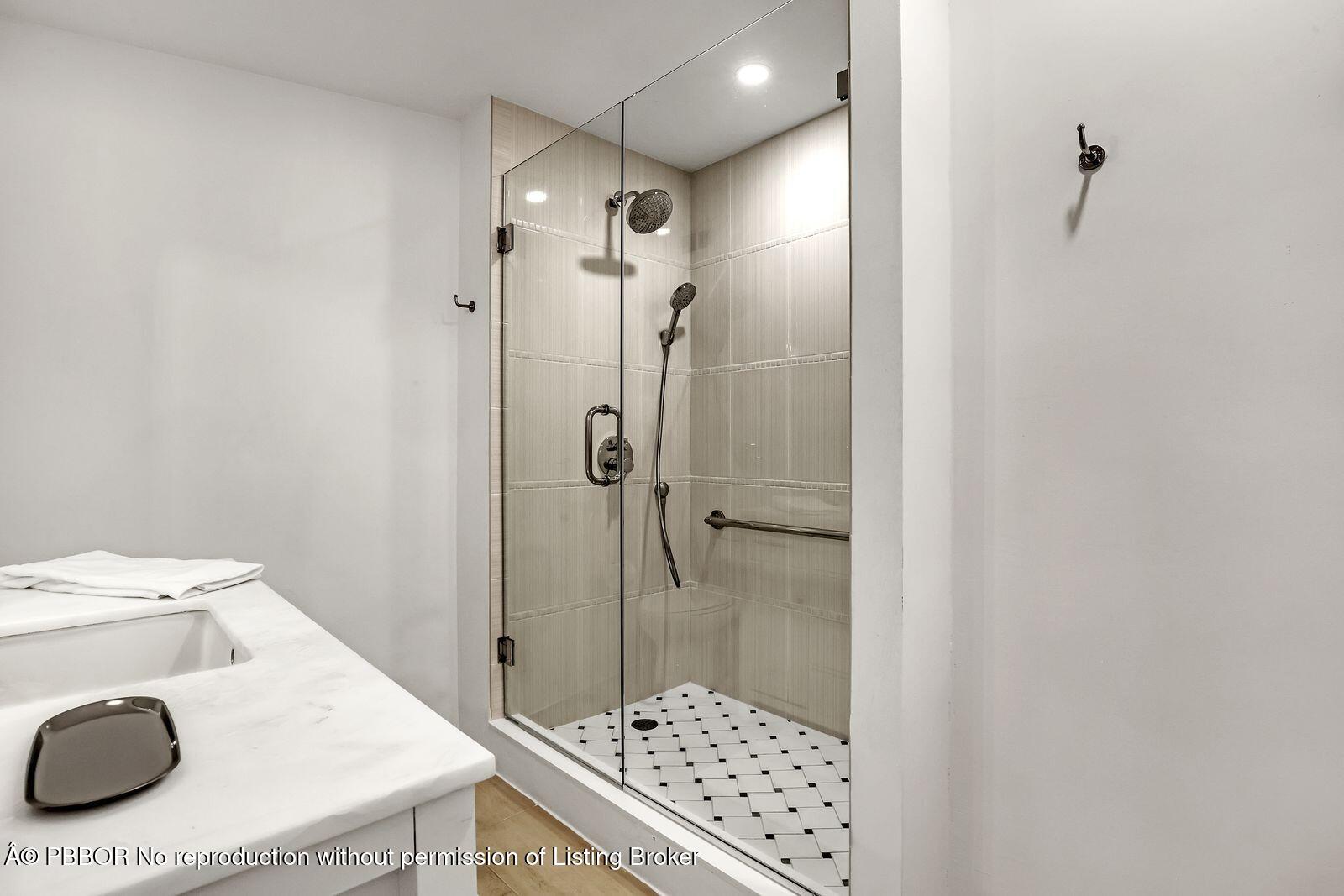 44 Cocoanut Row, 318 B