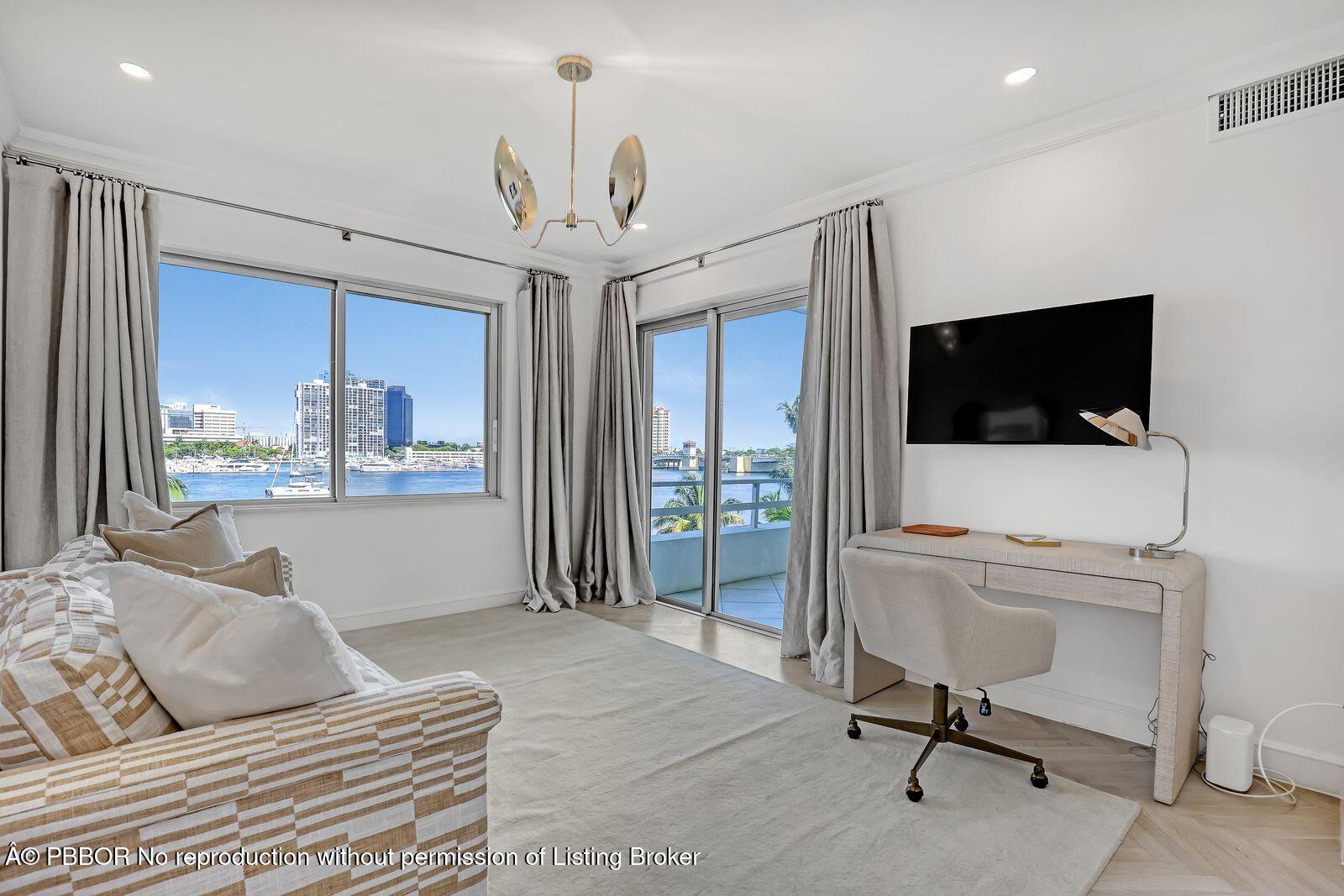 44 Cocoanut Row, 318 B