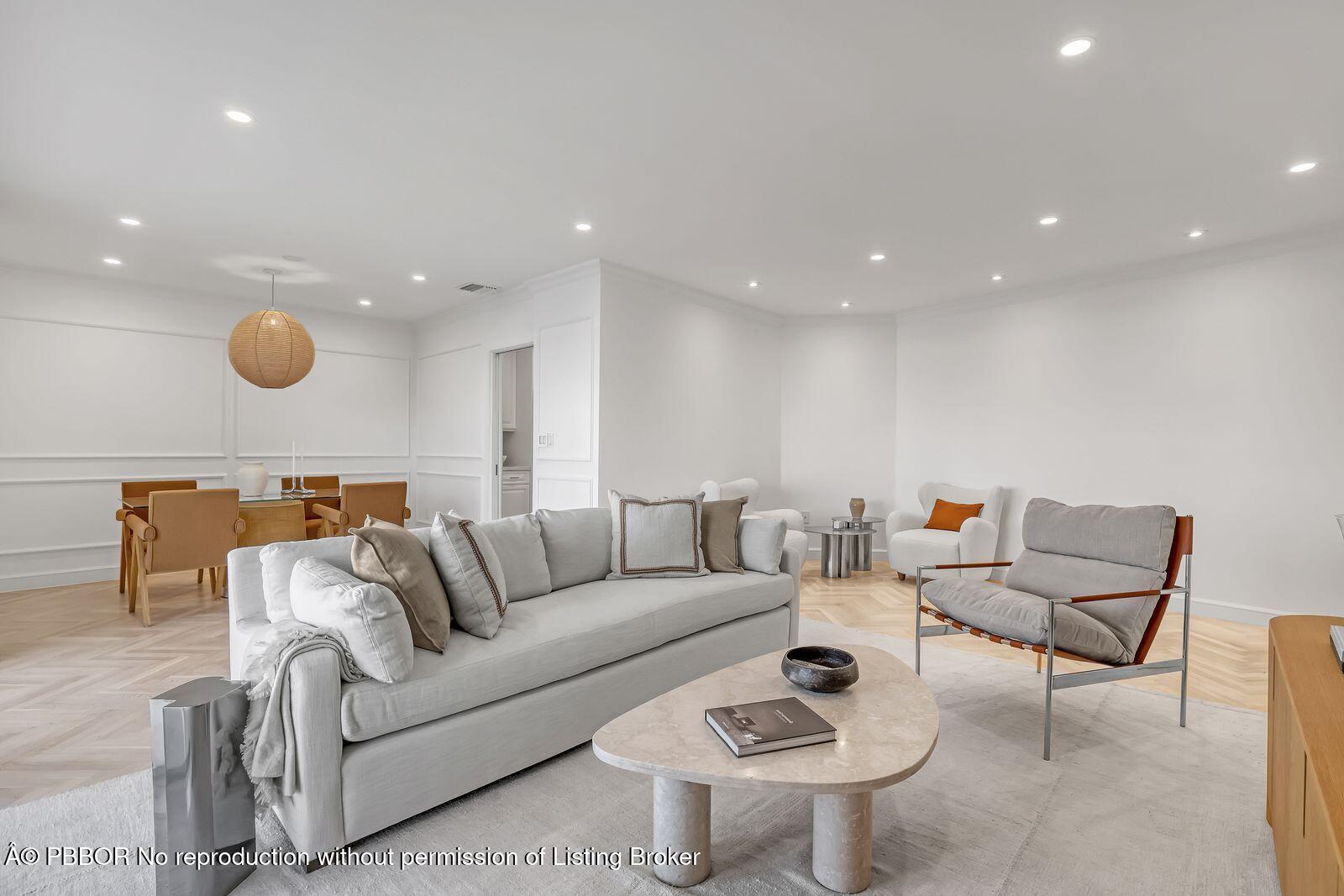 44 Cocoanut Row, 318 B