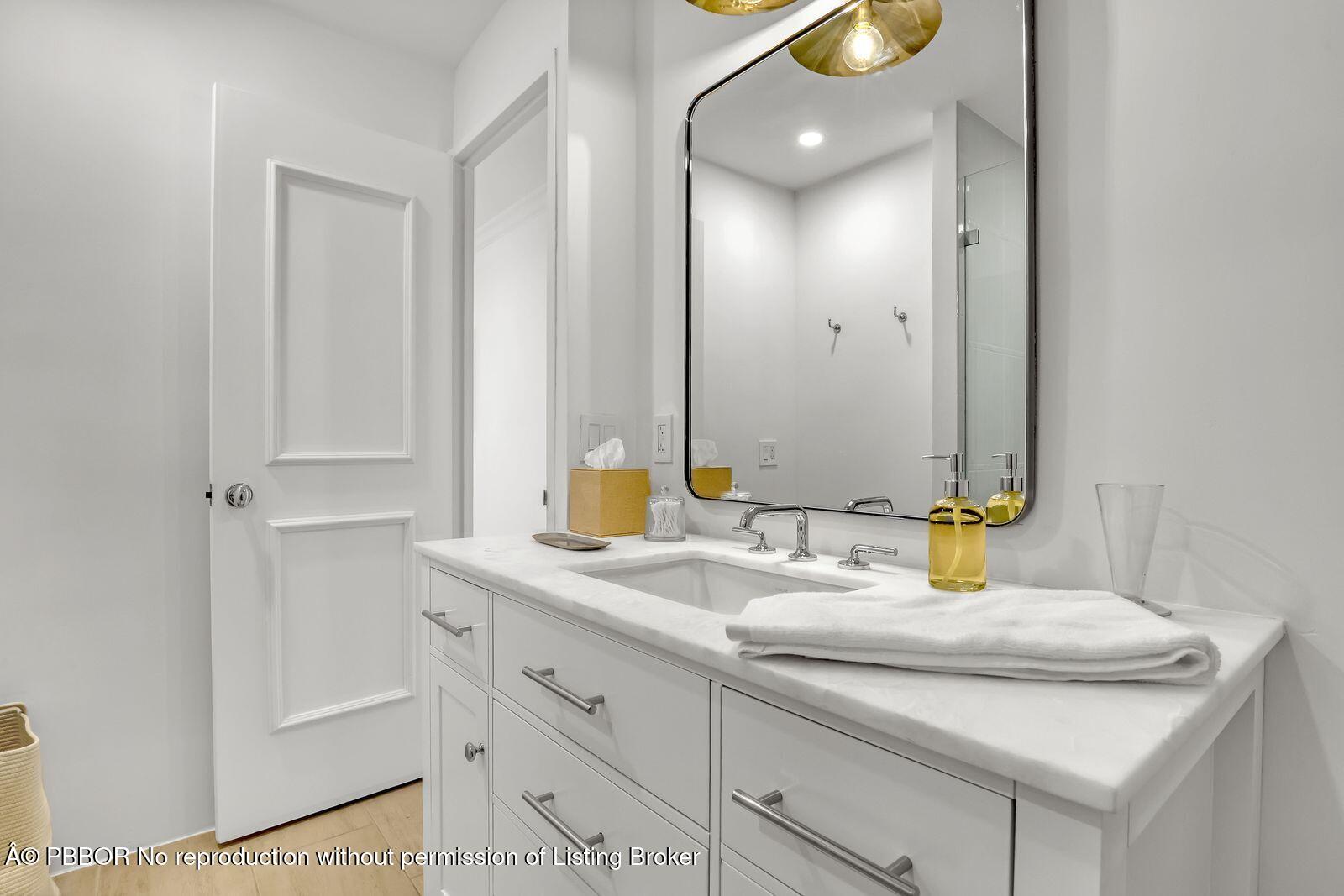 44 Cocoanut Row, 318 B