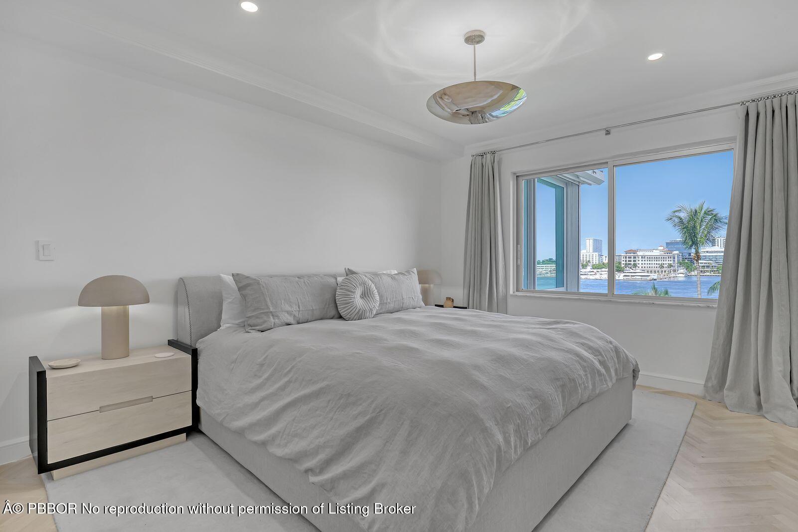 44 Cocoanut Row, 318 B