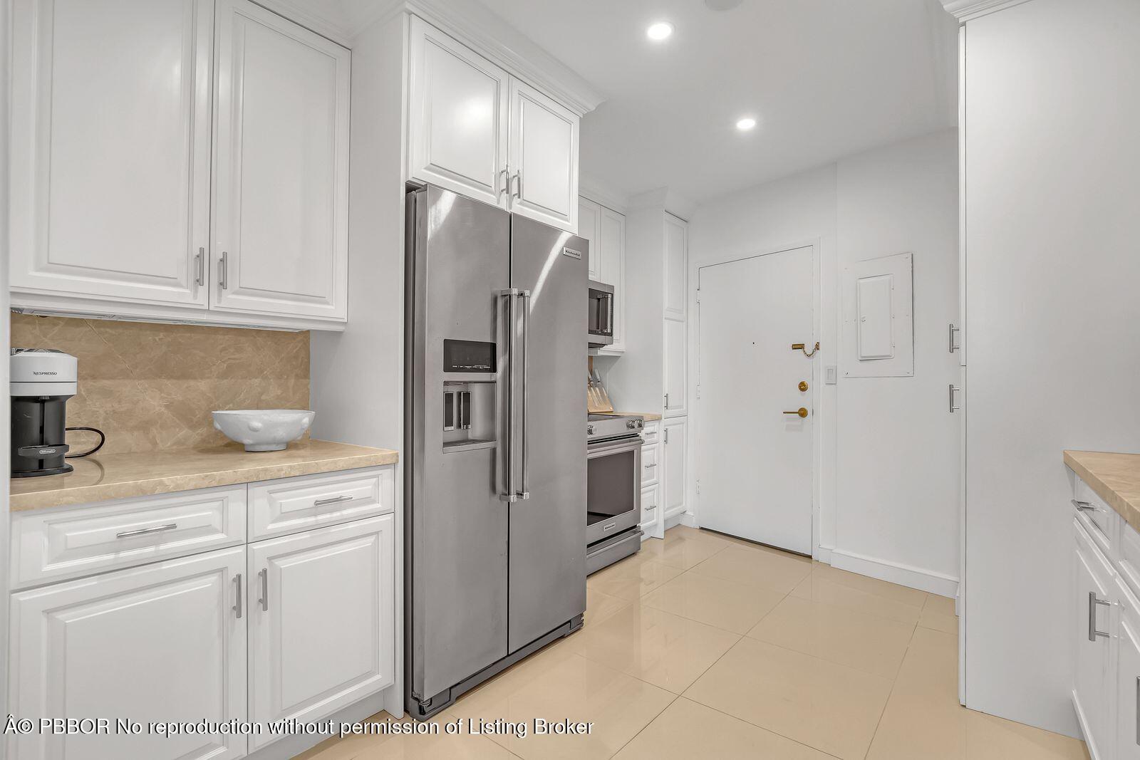 44 Cocoanut Row, 318 B