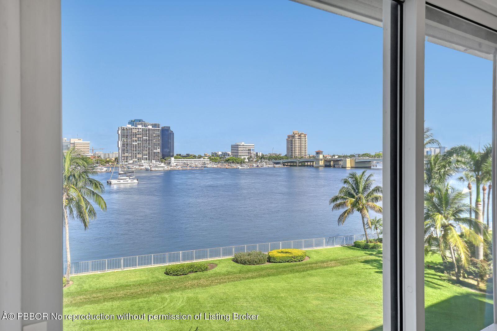 44 Cocoanut Row, 318 B