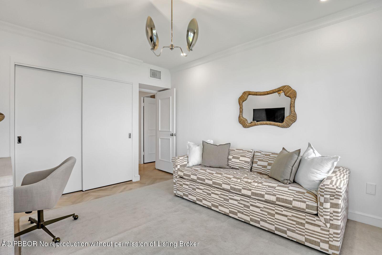 44 Cocoanut Row, 318 B