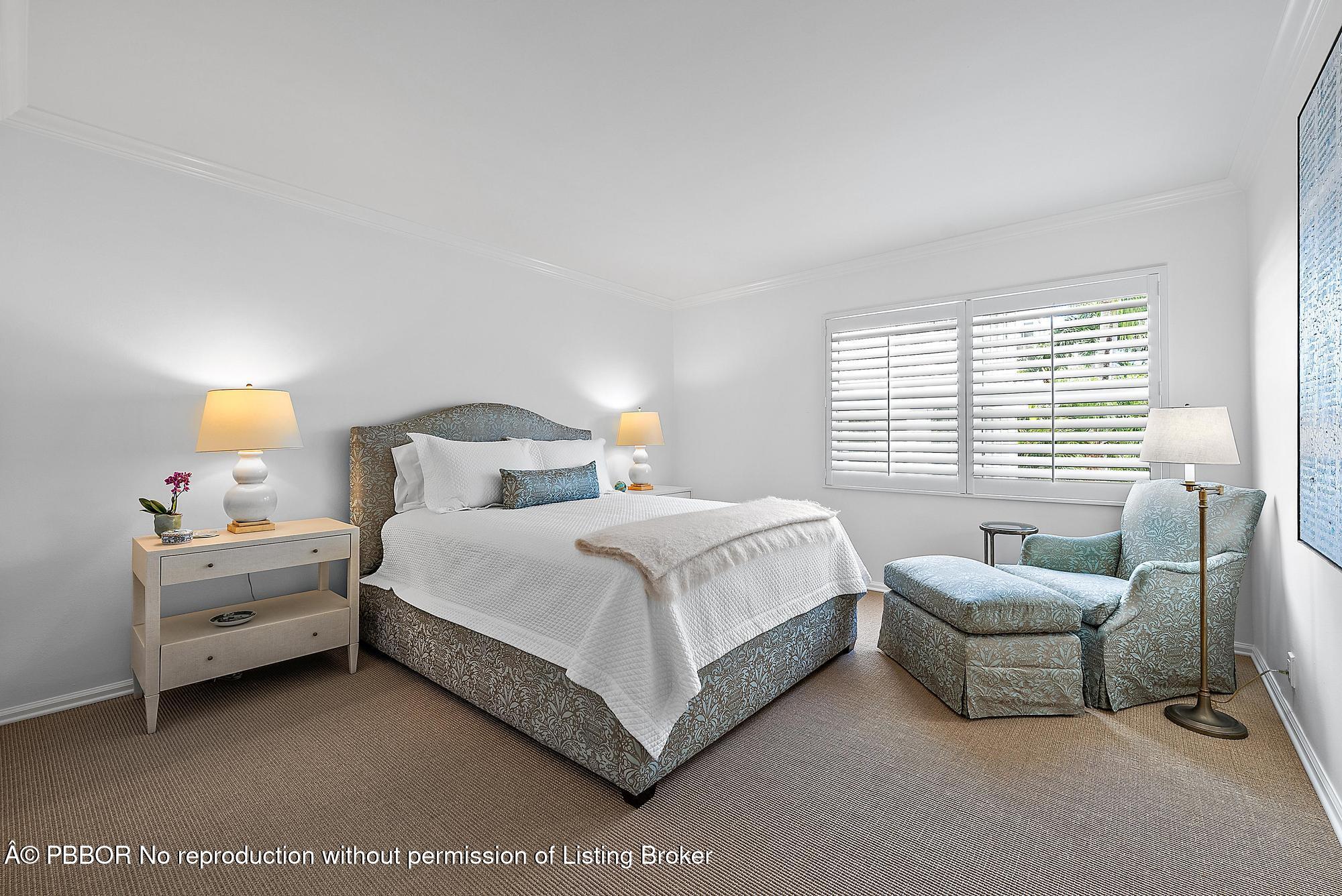 44 Cocoanut Row, 124 B