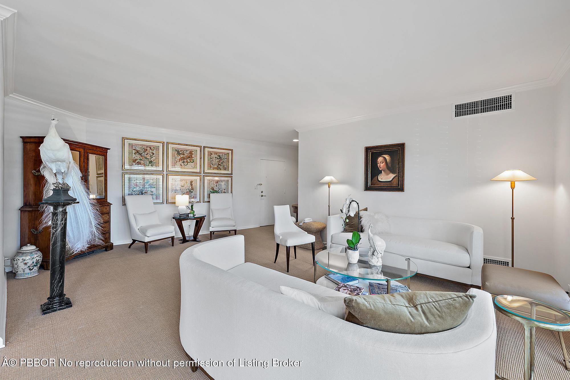 44 Cocoanut Row, 124 B