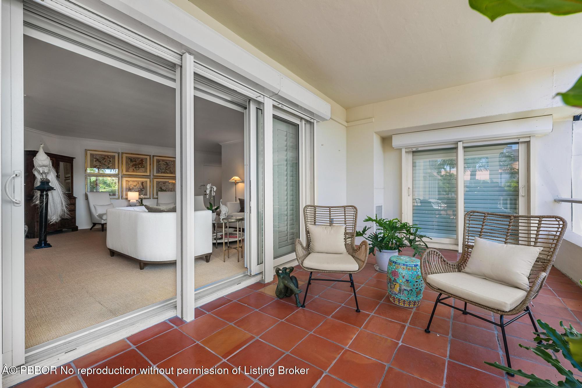 44 Cocoanut Row, 124 B