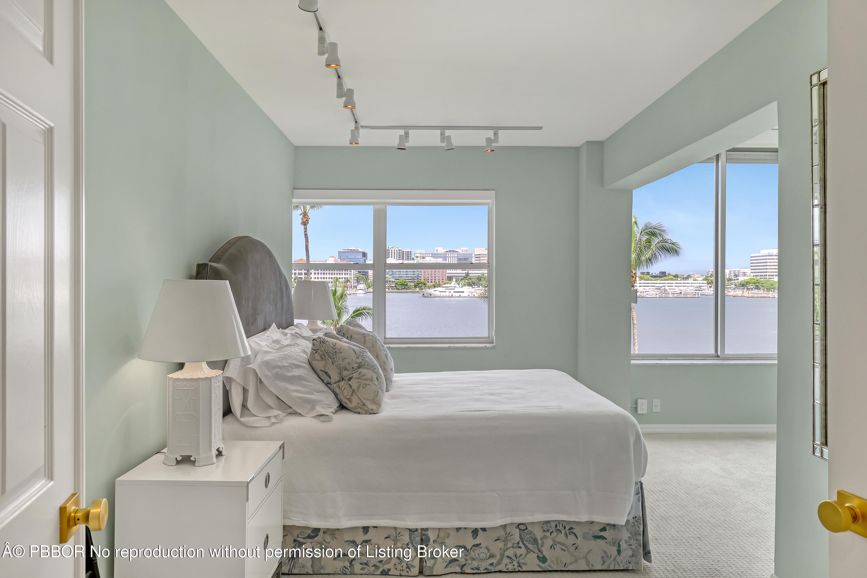 44 Cocoanut Row, 219 B