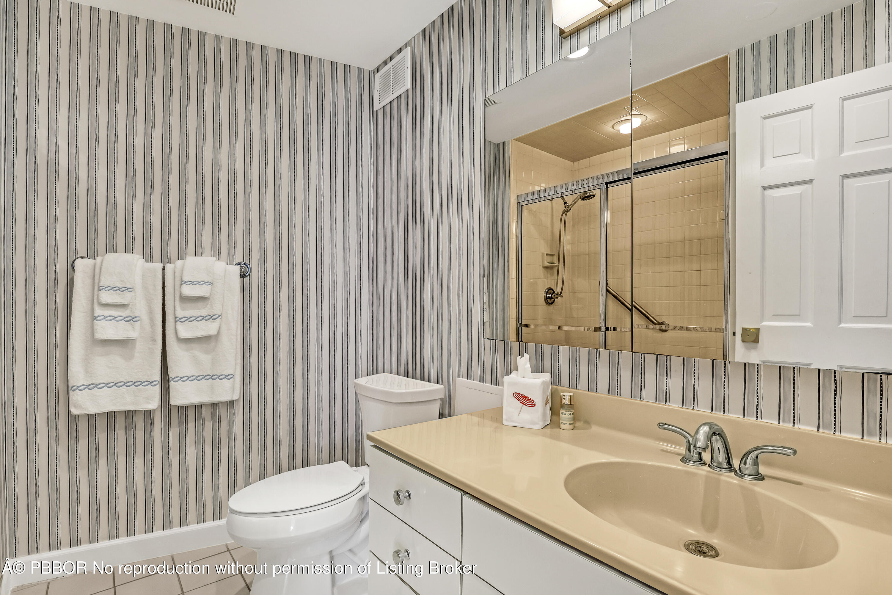 44 Cocoanut Row, 219 B