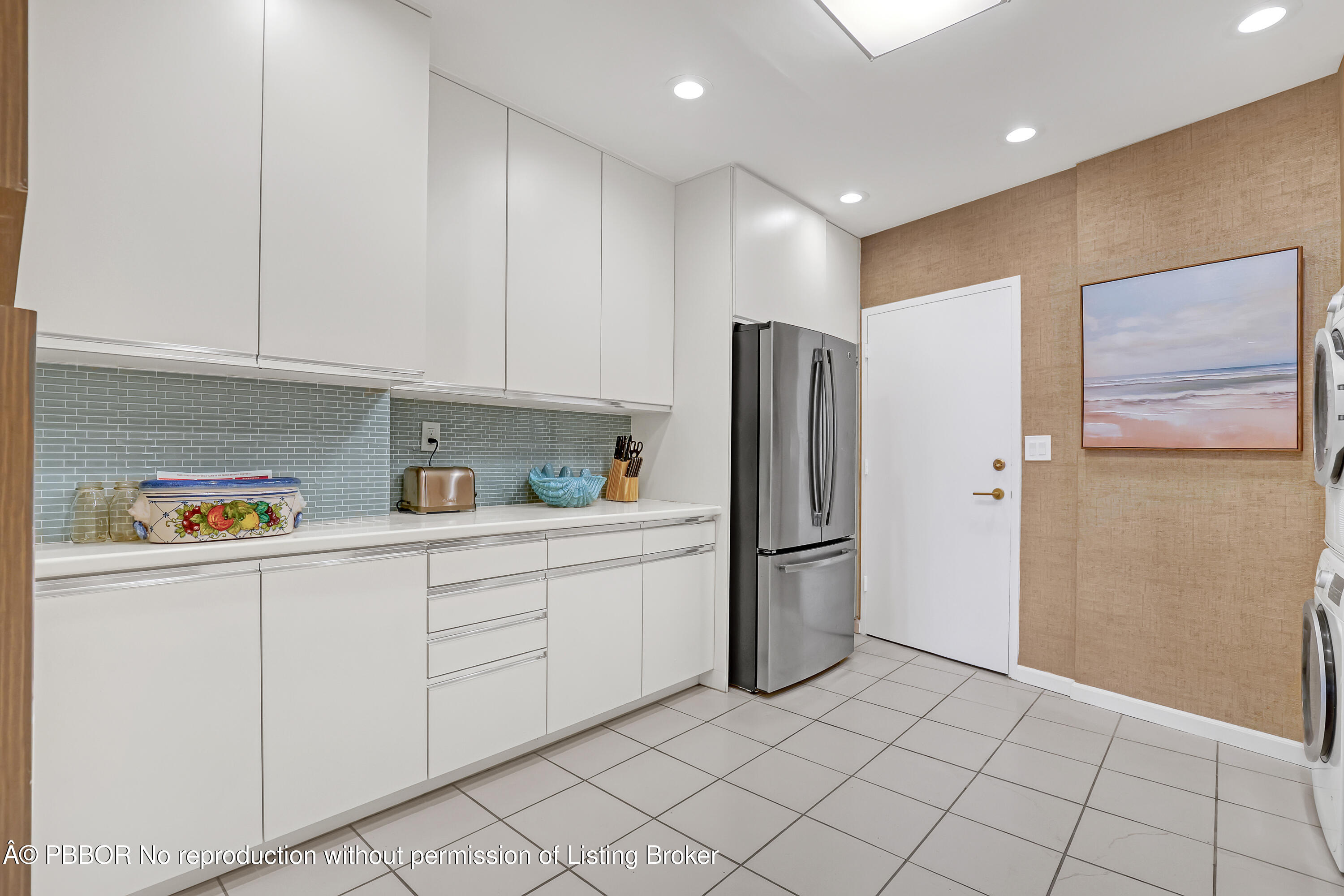 44 Cocoanut Row, 219 B