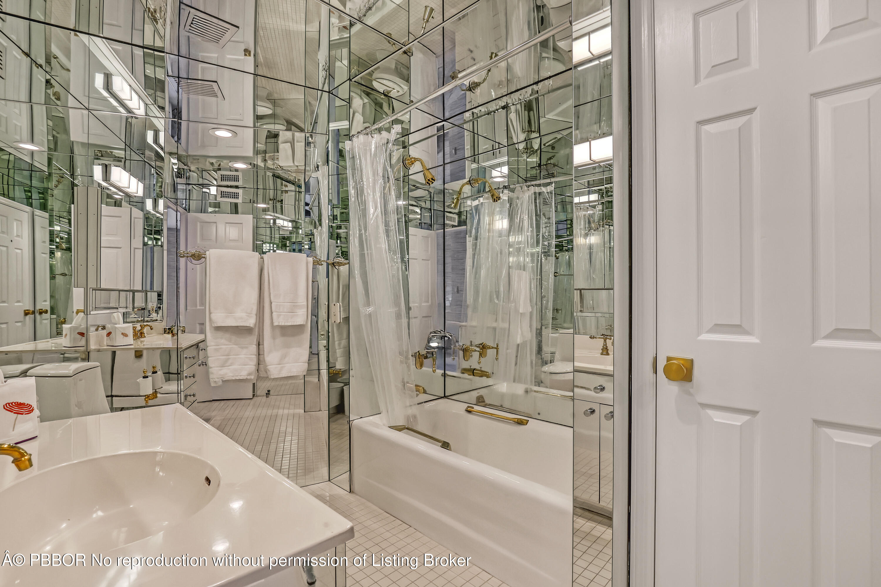 44 Cocoanut Row, 219 B