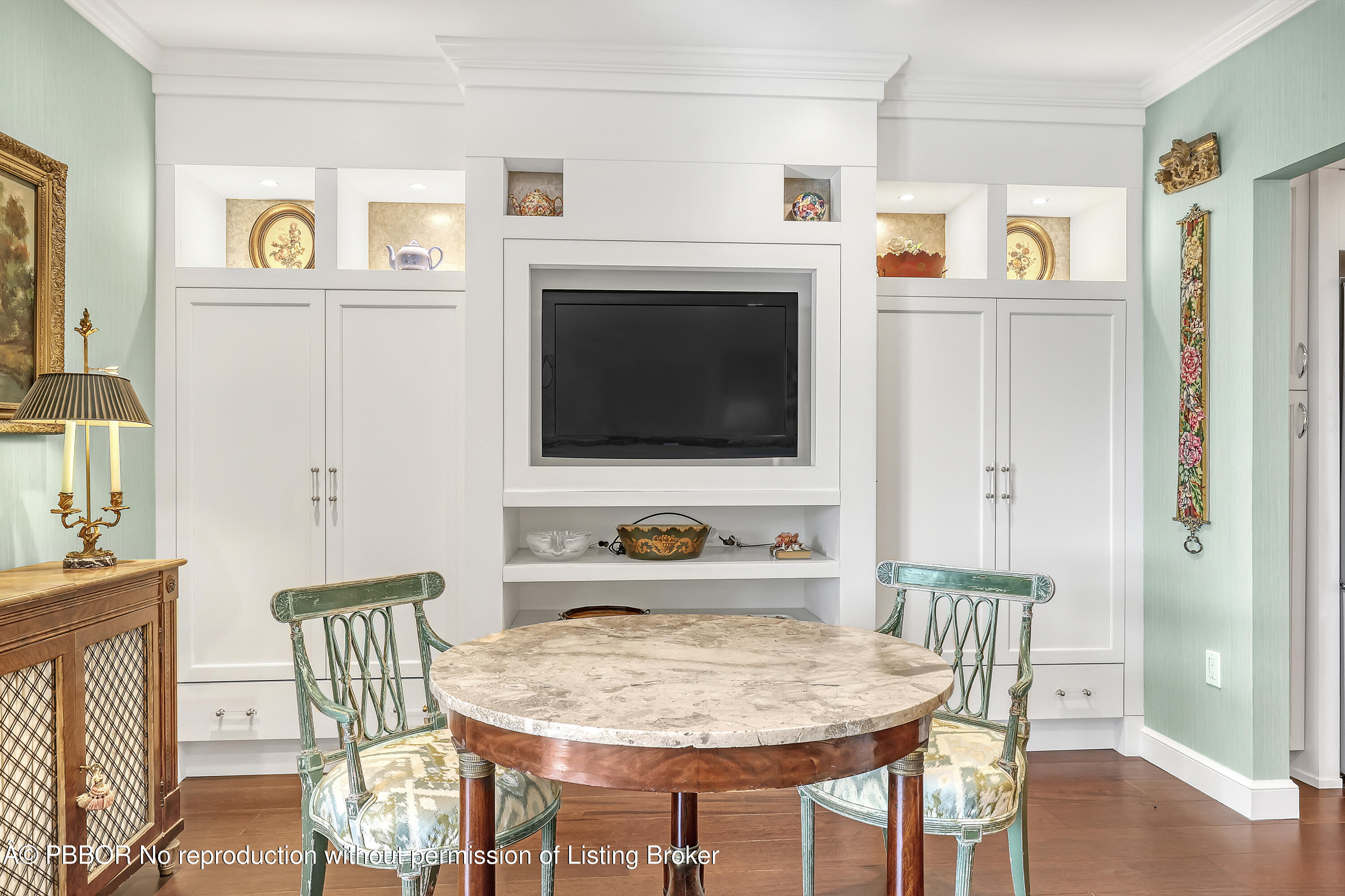 44 Cocoanut Row 302 B