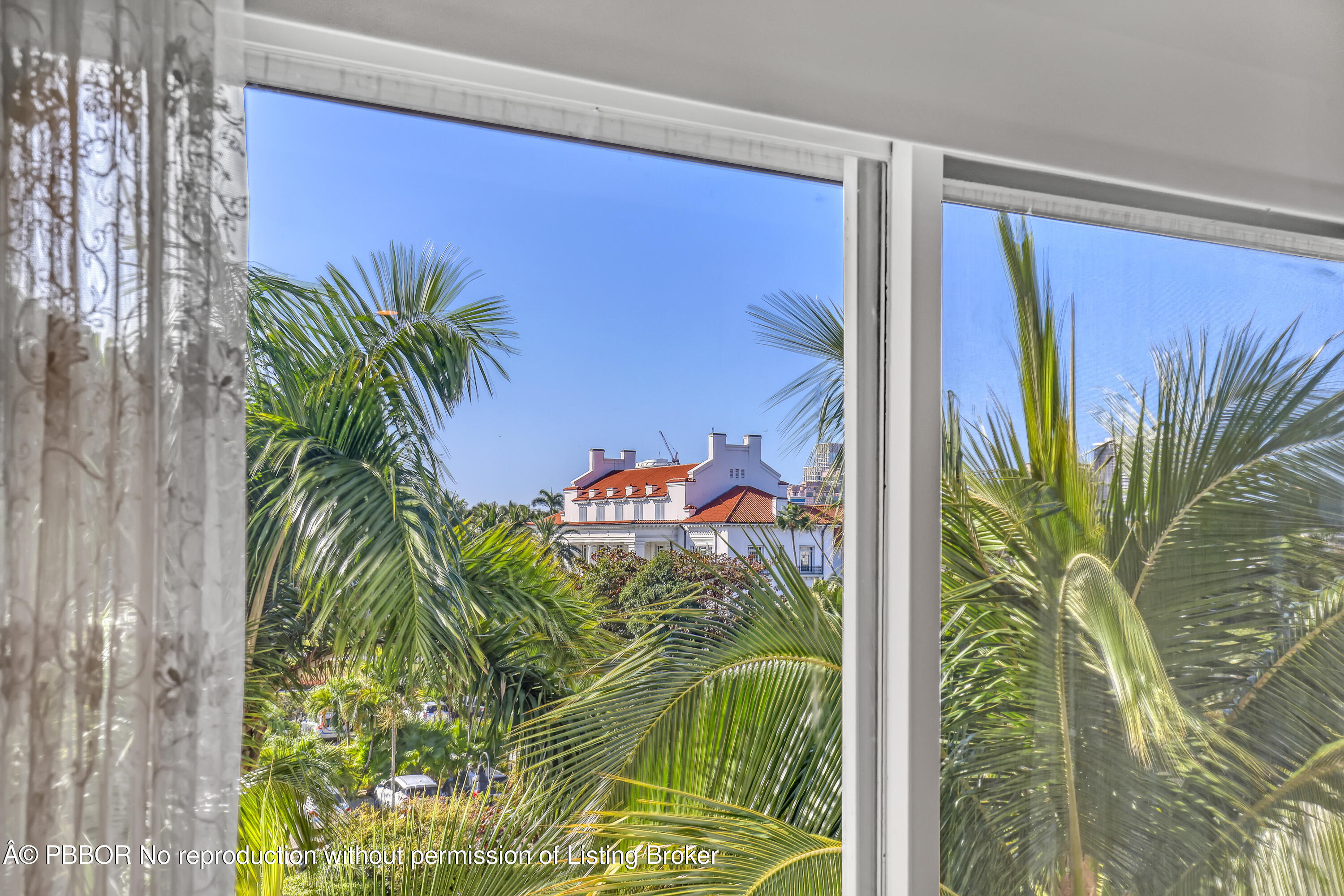 44 Cocoanut Row 302 B