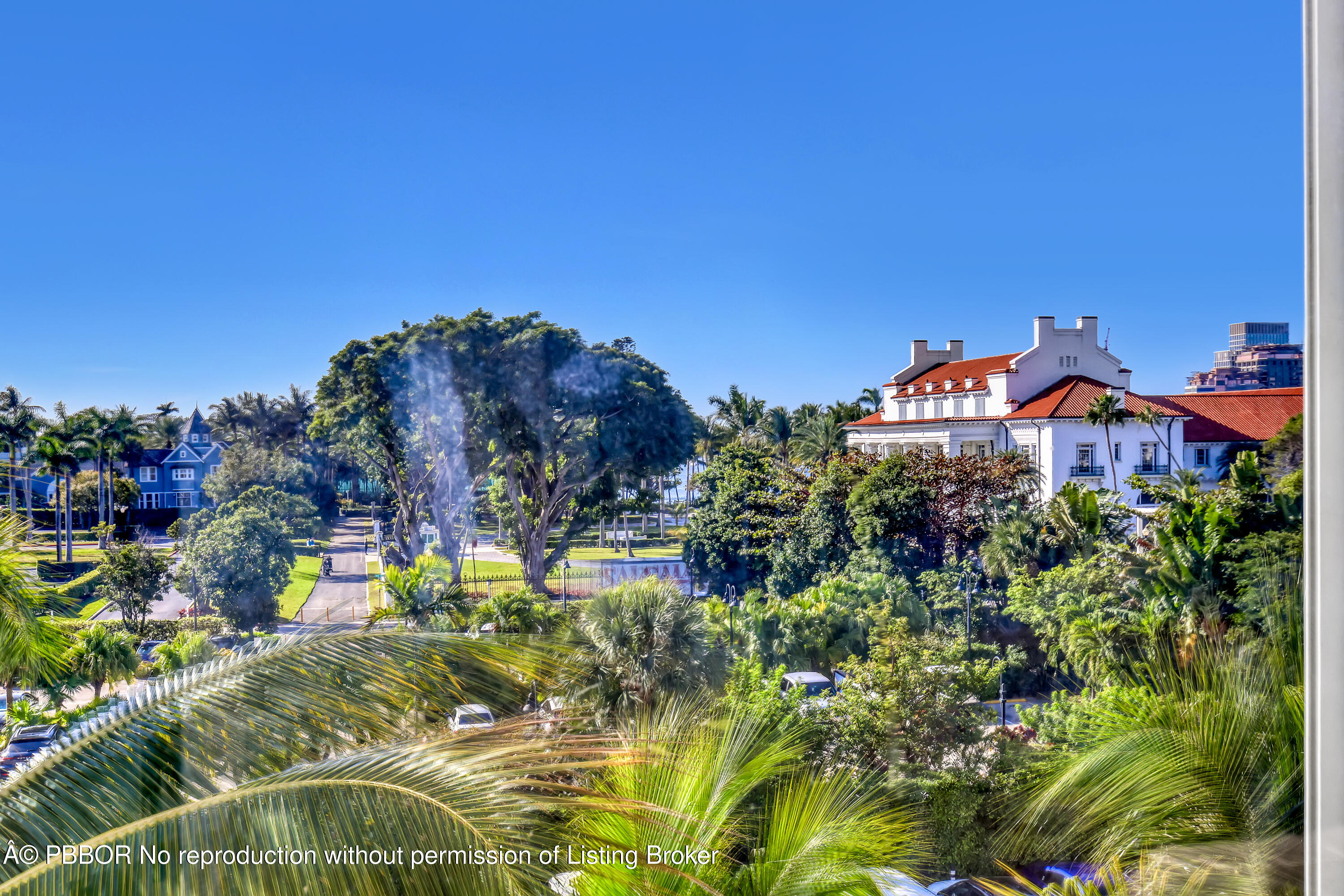 44 Cocoanut Row 302 B