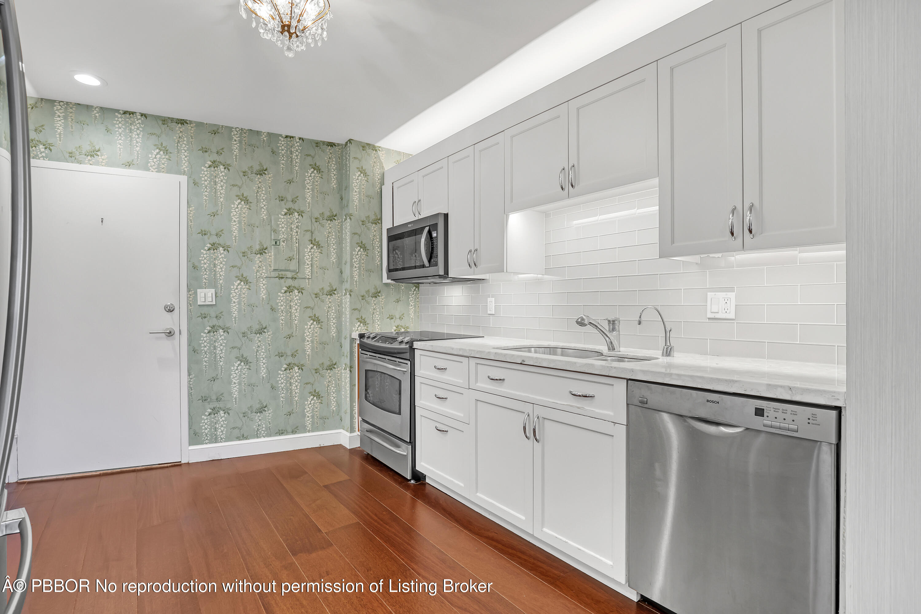 44 Cocoanut Row 302 B