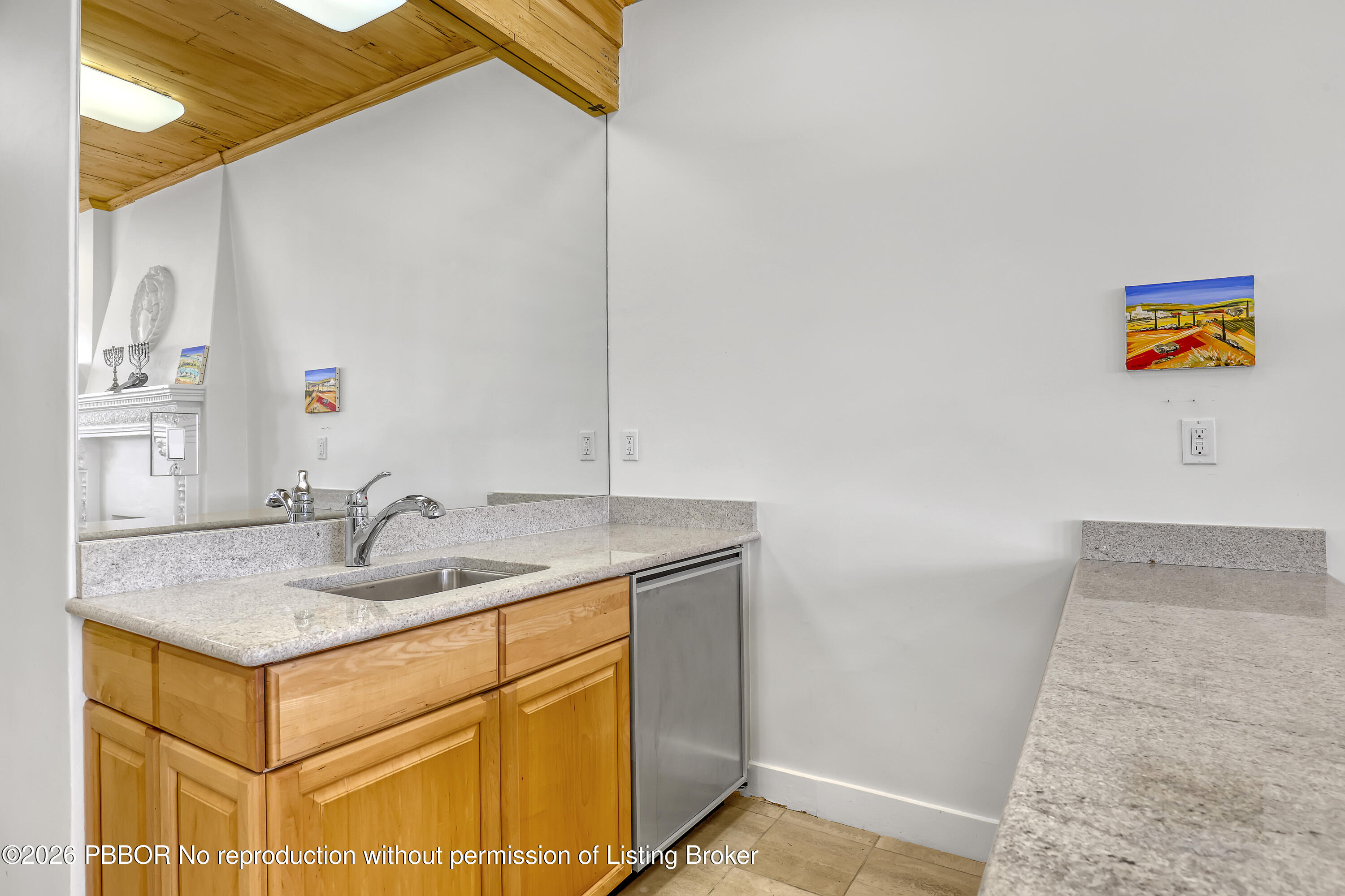 235 Sunrise Avenue PH 7