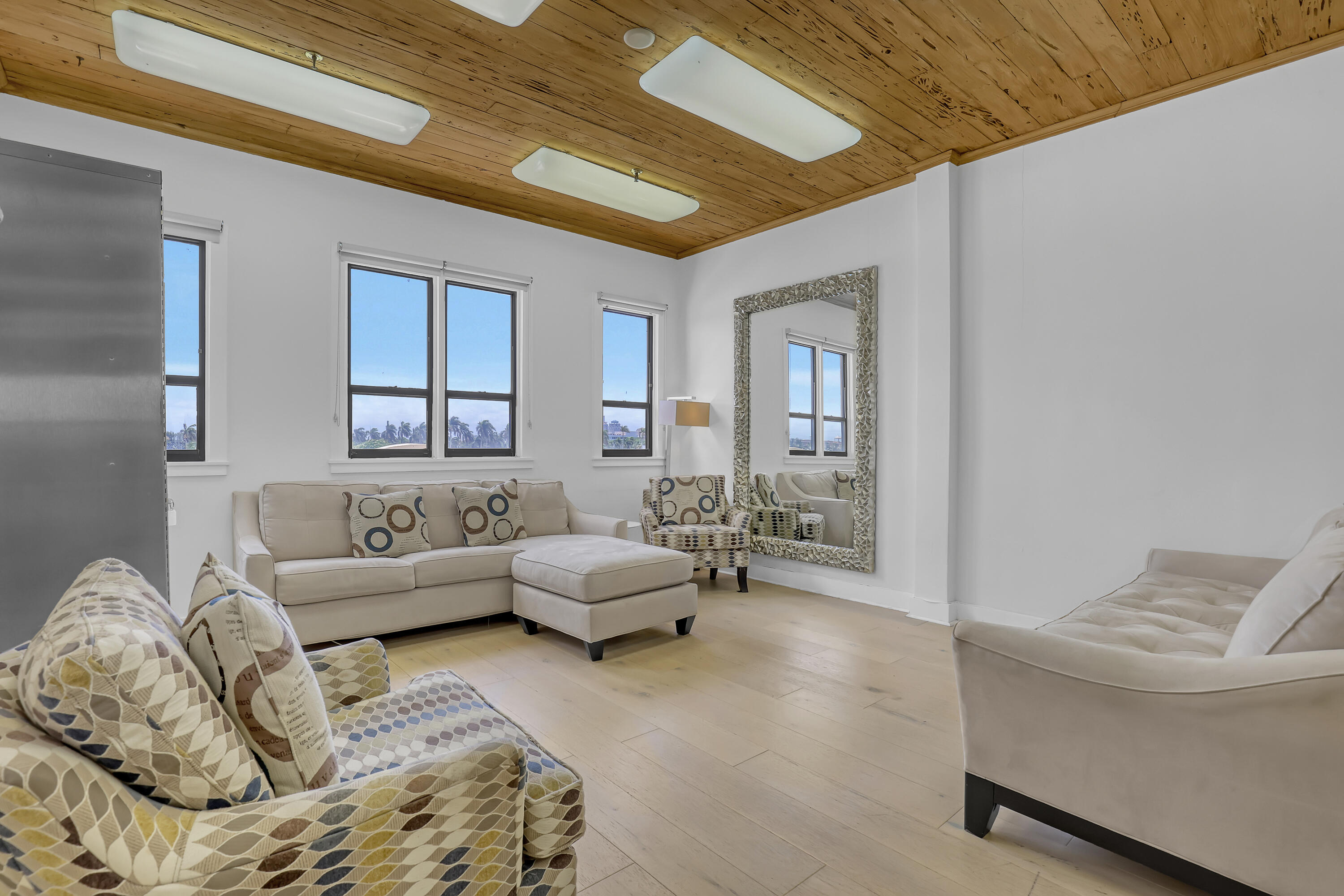 235 Sunrise Avenue