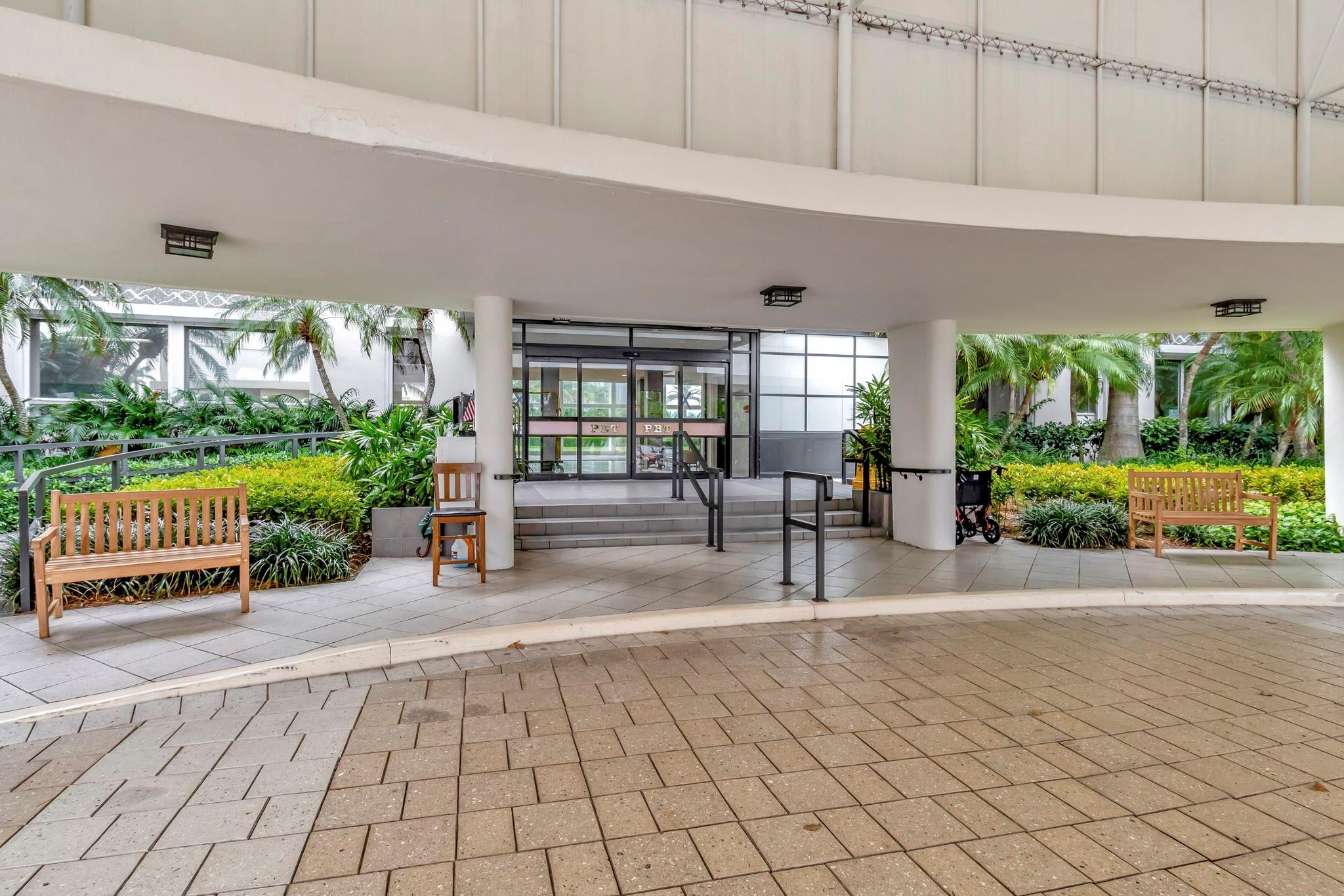 44 Cocoanut Row 507A