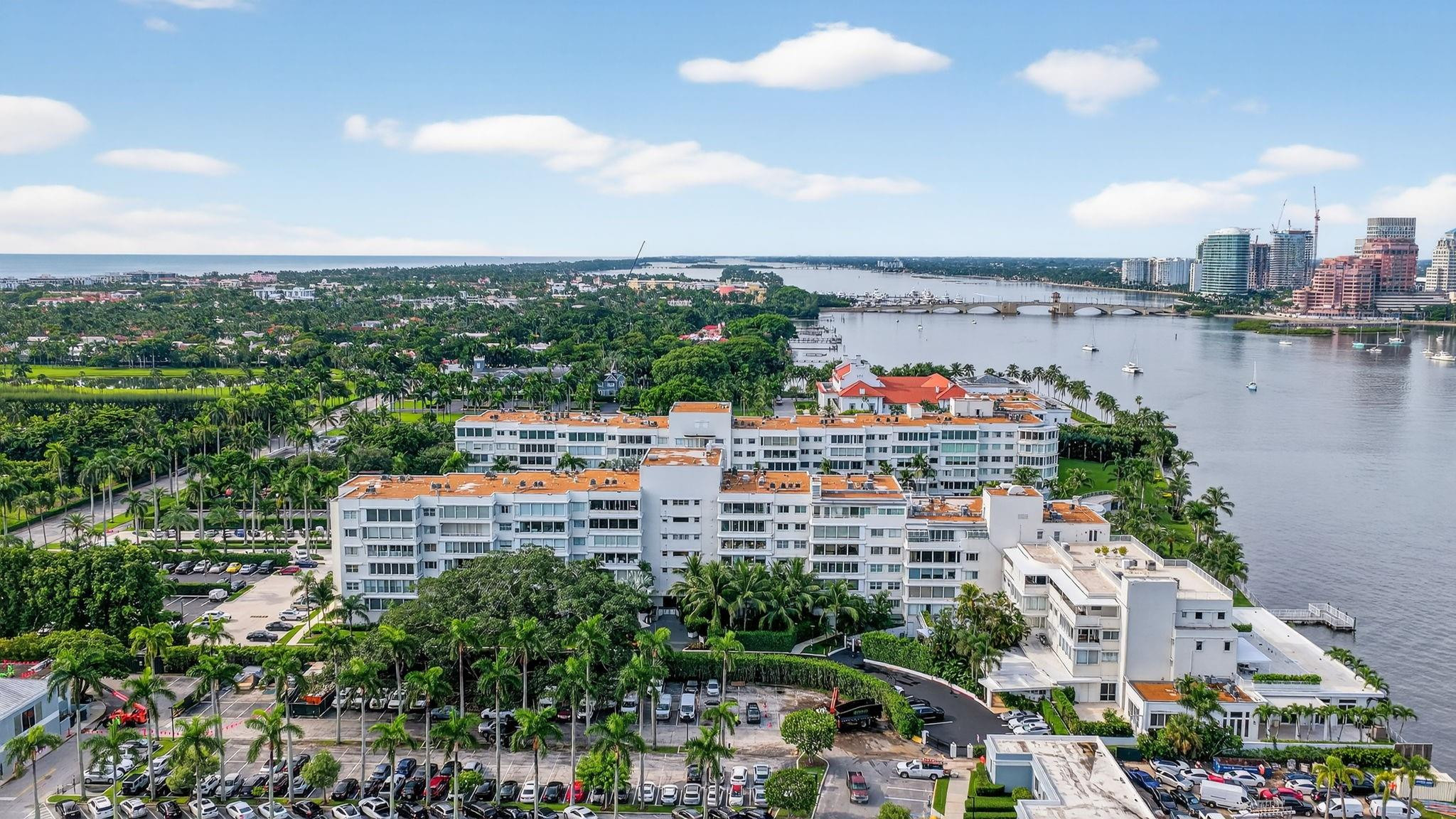 44 Cocoanut Row 507A