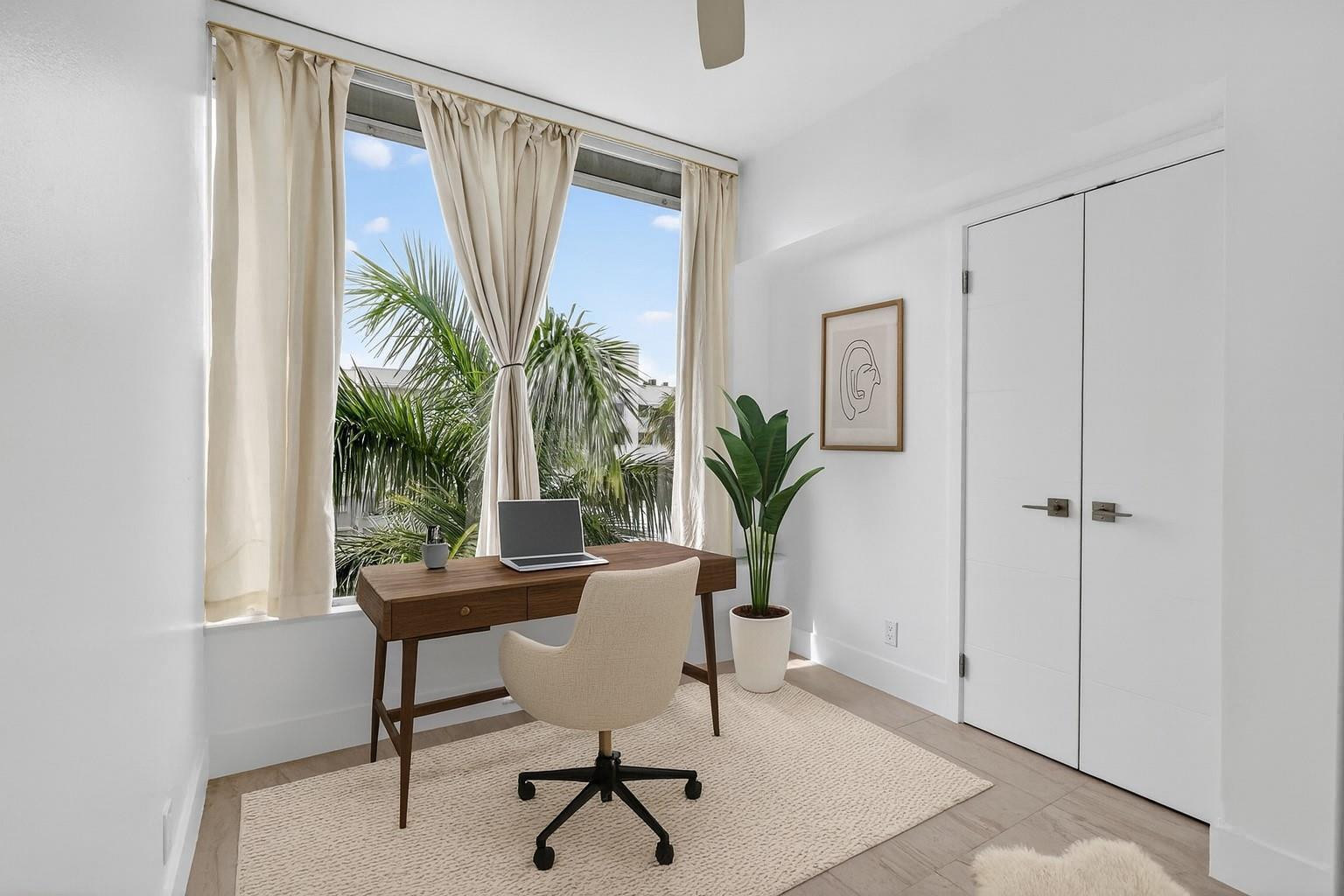 44 Cocoanut Row 507A